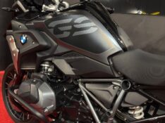 BMW MOTOS R 1200 GS TRIPLE BLACK /2022 EXCLUSIVO VEÍCULOS SANTA CRUZ DO SUL / Carros no Vale
