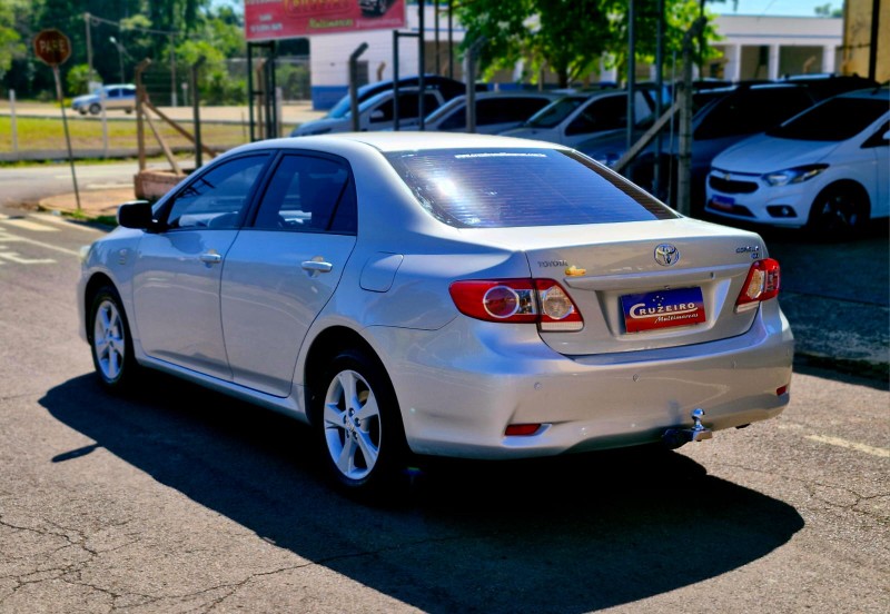 TOYOTA COROLLA 1.8 GLI 2011/2012 CRUZEIRO MULTIMARCAS CRUZEIRO DO SUL / Carros no Vale
