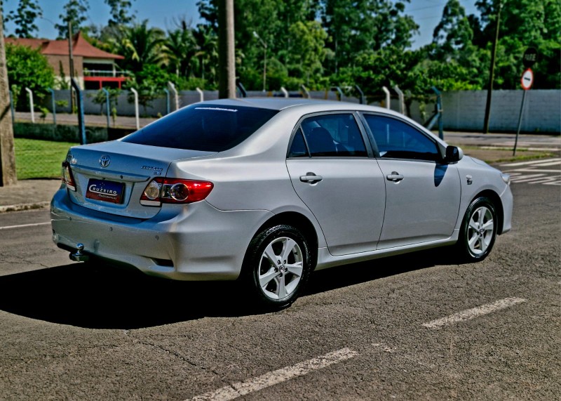 TOYOTA COROLLA 1.8 GLI 2011/2012 CRUZEIRO MULTIMARCAS CRUZEIRO DO SUL / Carros no Vale