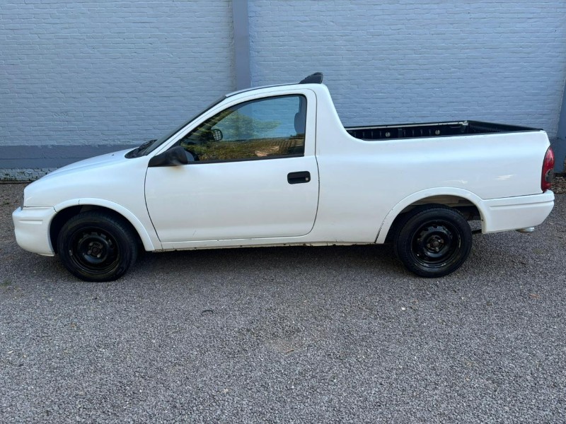 CHEVROLET CORSA PICK-UP ST 1.6 /2003 RT 811 VEÍCULOS ARROIO DO MEIO / Carros no Vale