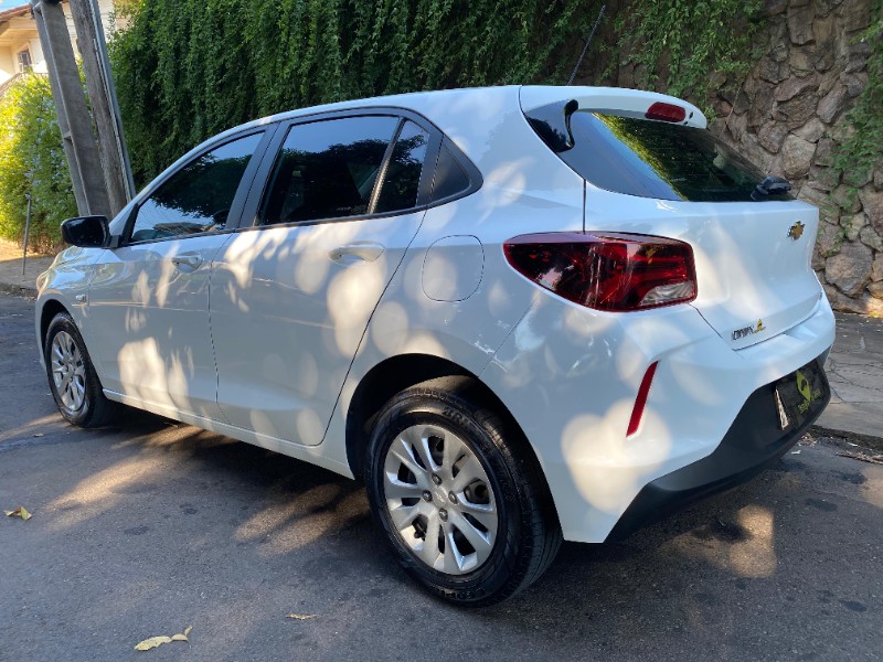 CHEVROLET ONIX LT 1.0 2021/2022 ESTAÇÃO DO CARRO ESTRELA / Carros no Vale