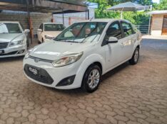 FORD FIESTA SEDAN SE 1.6 8V 2014 2013/2014 RICARDO VEÍCULOS TEUTÔNIA / Carros no Vale