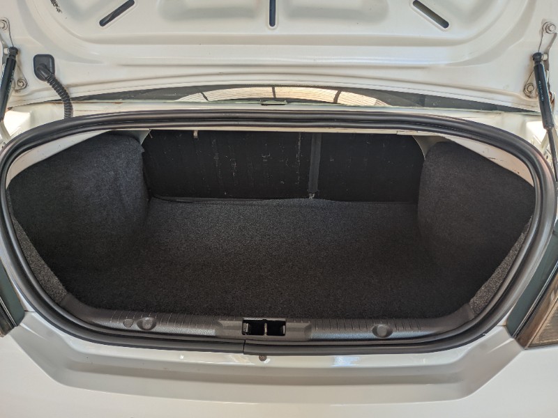 FORD FIESTA SEDAN SE 1.6 8V 2014 2013/2014 RICARDO VEÍCULOS TEUTÔNIA / Carros no Vale