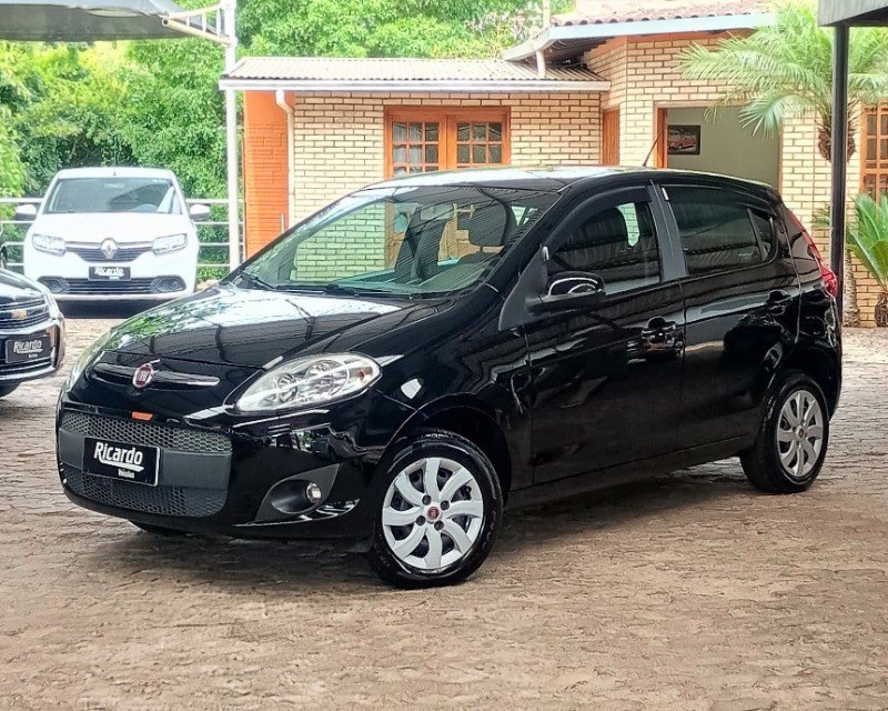 FIAT PALIO 1.4 ATTRACTIVE 8V 2012/2013 RICARDO VEÍCULOS TEUTÔNIA / Carros no Vale