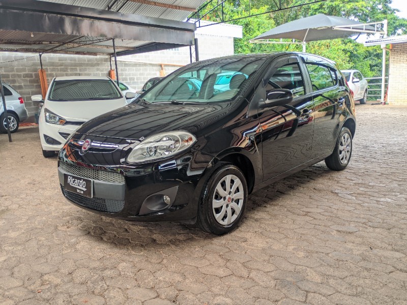 FIAT PALIO 1.4 ATTRACTIVE 8V 2012/2013 RICARDO VEÍCULOS TEUTÔNIA / Carros no Vale
