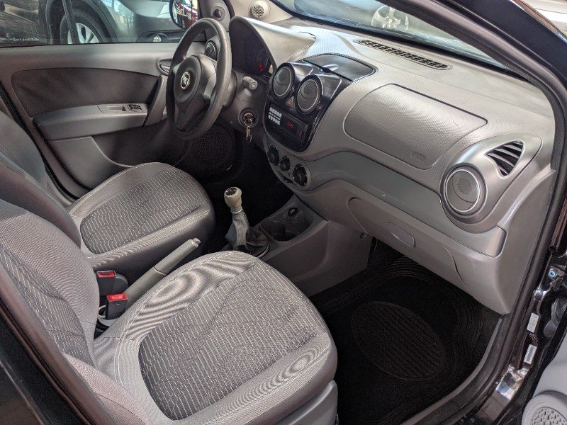 FIAT PALIO 1.4 ATTRACTIVE 8V 2012/2013 RICARDO VEÍCULOS TEUTÔNIA / Carros no Vale