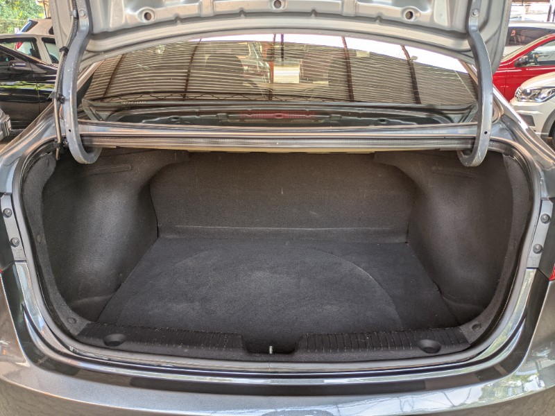 HYUNDAI HB20S 1.6 COMFORT 2013/2014 RICARDO VEÍCULOS TEUTÔNIA / Carros no Vale