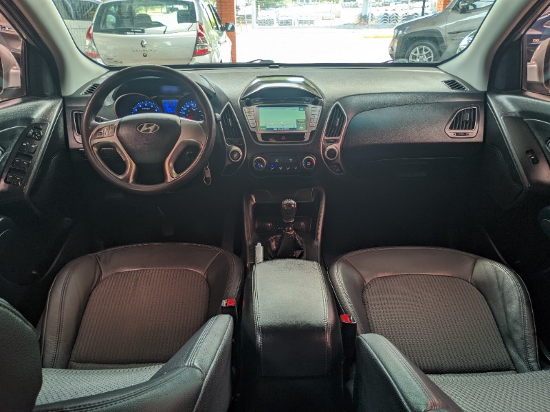 HYUNDAI IX35 2.0 MPI 4X2 16V FLEX 4P MANUAL 2011/2012 RICARDO VEÍCULOS TEUTÔNIA / Carros no Vale