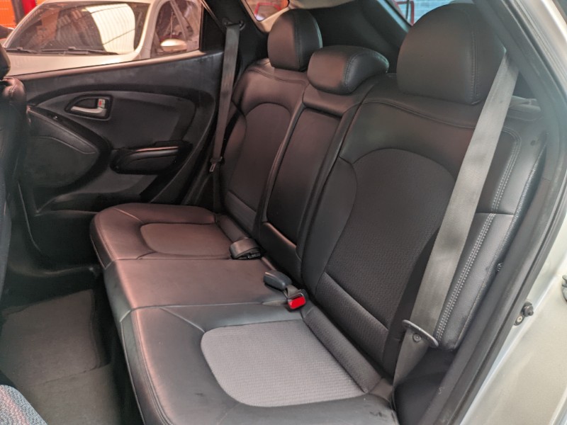 HYUNDAI IX35 2.0 MPI 4X2 16V FLEX 4P MANUAL 2011/2012 RICARDO VEÍCULOS TEUTÔNIA / Carros no Vale