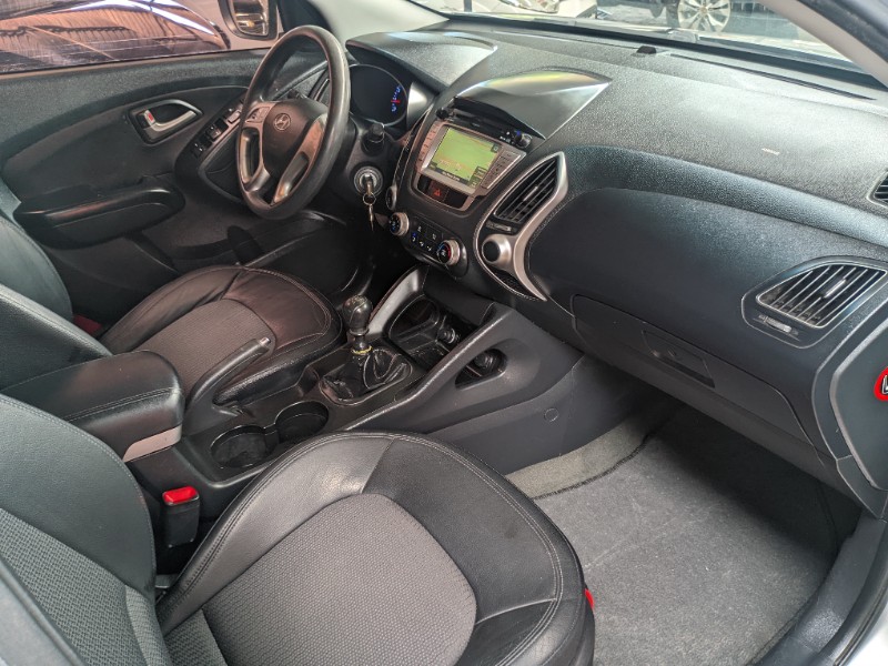 HYUNDAI IX35 2.0 MPI 4X2 16V FLEX 4P MANUAL 2011/2012 RICARDO VEÍCULOS TEUTÔNIA / Carros no Vale