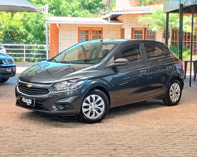 CHEVROLET ONIX 1.4 MPFI LT 8V FLEX 4P AUTOMÁTICO 2016/2017 RICARDO VEÍCULOS TEUTÔNIA / Carros no Vale