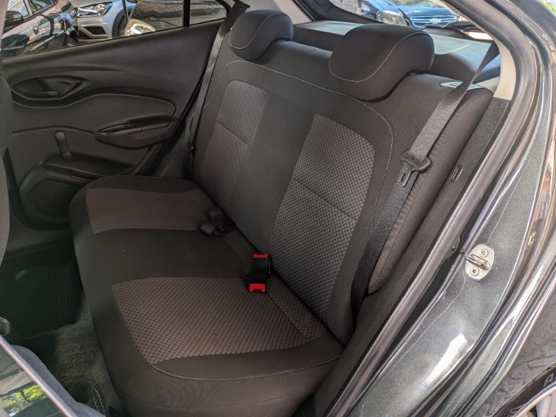 CHEVROLET ONIX 1.4 MPFI LT 8V FLEX 4P AUTOMÁTICO 2016/2017 RICARDO VEÍCULOS TEUTÔNIA / Carros no Vale