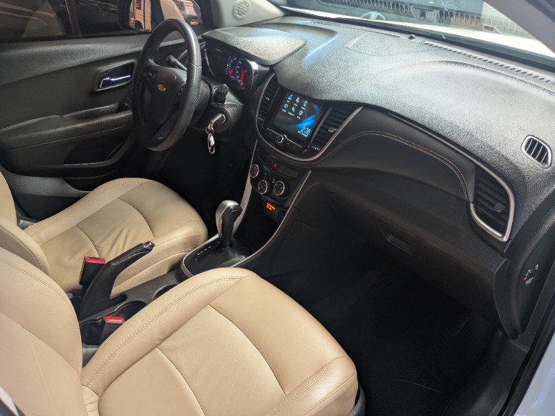 CHEVROLET TRACKER 1.4 16V TURBO LT 2017/2018 RICARDO VEÍCULOS TEUTÔNIA / Carros no Vale