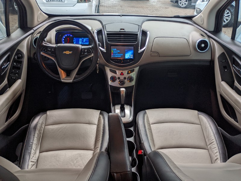 CHEVROLET TRACKER 1.8 MPFI LTZ 4X2 16V FLEX 4P AUTOMÁTICO 2014/2015 RICARDO VEÍCULOS TEUTÔNIA / Carros no Vale