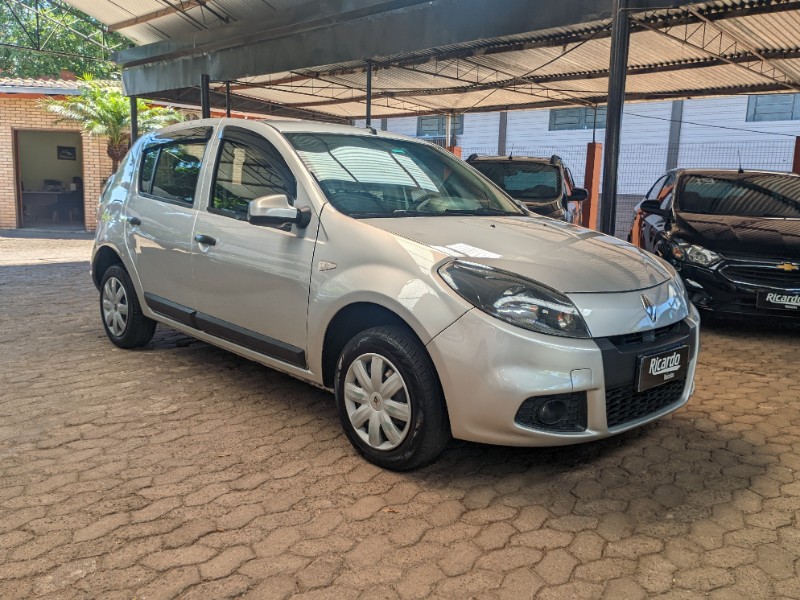 RENAULT SANDERO 1.0 EXPRESSION 16V 2014 2013/2014 RICARDO VEÍCULOS TEUTÔNIA / Carros no Vale
