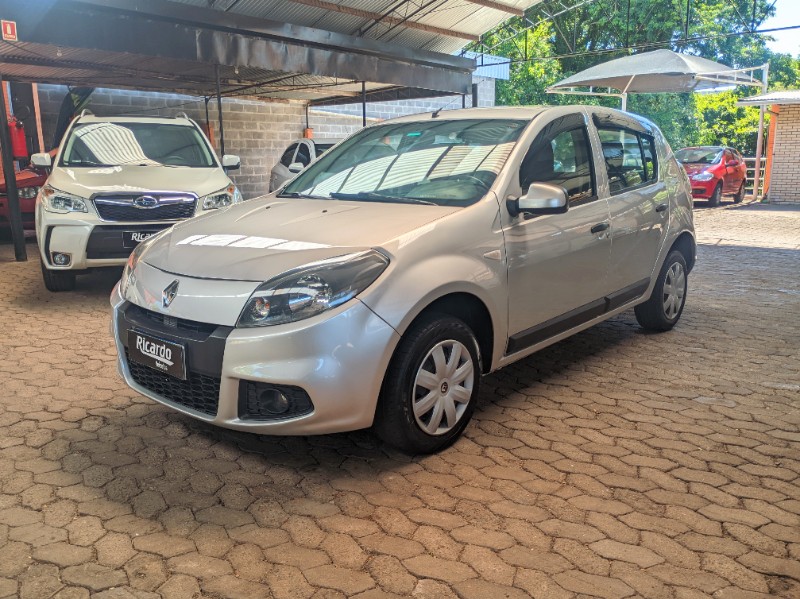 RENAULT SANDERO 1.0 EXPRESSION 16V 2014 2013/2014 RICARDO VEÍCULOS TEUTÔNIA / Carros no Vale