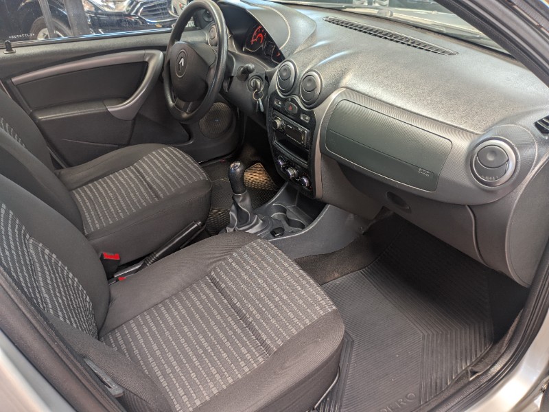 RENAULT SANDERO 1.0 EXPRESSION 16V 2014 2013/2014 RICARDO VEÍCULOS TEUTÔNIA / Carros no Vale