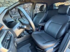 RENAULT OROCH OUTSIDER 1.3 TURBO 2023/2023 BOSCO AUTOMÓVEIS GUAPORÉ / Carros no Vale