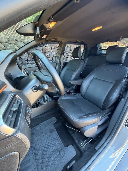 RENAULT OROCH OUTSIDER 1.3 TURBO 2023/2023 BOSCO AUTOMÓVEIS GUAPORÉ / Carros no Vale