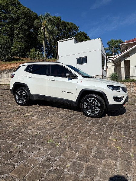 JEEP COMPASS 2.0 16V DIESEL TRAILHAWK 4X4 AUTOMÁTICO 2018/2018 BOSCO AUTOMÓVEIS GUAPORÉ / Carros no Vale
