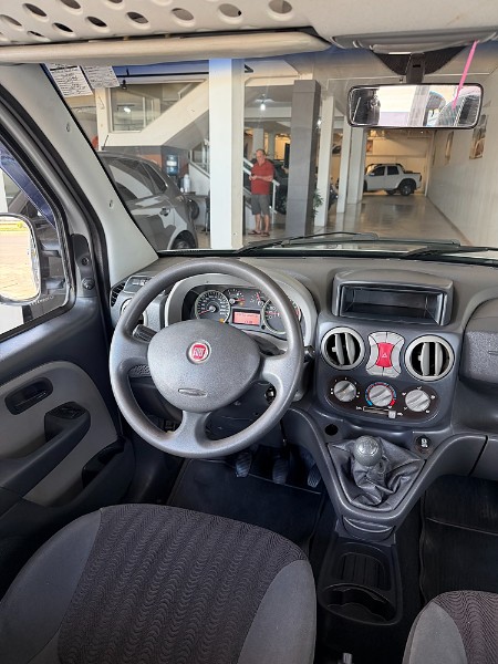 FIAT DOBLO ESSENCE 1.8 FLEX 2013/2013 BOSCO AUTOMÓVEIS GUAPORÉ / Carros no Vale
