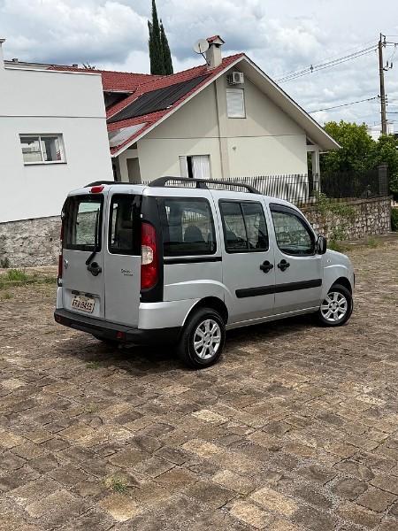 FIAT DOBLO ESSENCE 1.8 FLEX 2013/2013 BOSCO AUTOMÓVEIS GUAPORÉ / Carros no Vale