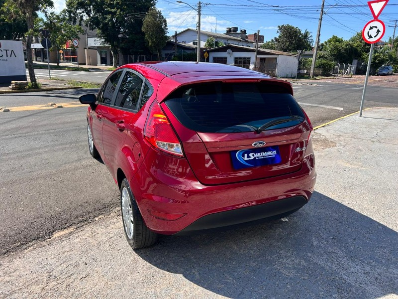 FORD FIESTA 1.5 16V FLEX MEC. 5P 2015/2015 LS MULTIMARCAS VENÂNCIO AIRES / Carros no Vale