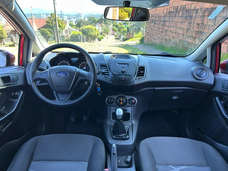 FORD FIESTA 1.5 16V FLEX MEC. 5P 2015/2015 LS MULTIMARCAS VENÂNCIO AIRES / Carros no Vale