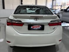 TOYOTA CORALLA XEI 2.0 2018/2018 NEURI VEÍCULOS LAJEADO / Carros no Vale