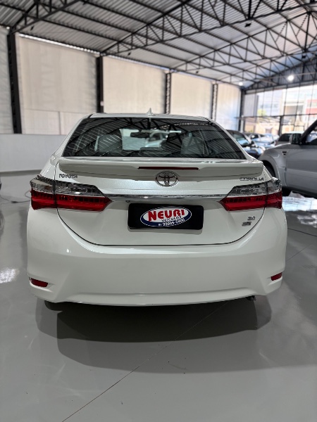 TOYOTA CORALLA XEI 2.0 2018/2018 NEURI VEÍCULOS LAJEADO / Carros no Vale