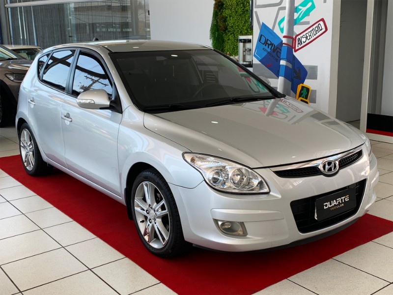 HYUNDAI I30 2.0 16V 145CV 2009/2010 DUARTE VEÍCULOS PORTO ALEGRE / Carros no Vale
