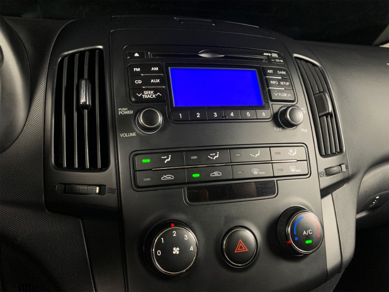 HYUNDAI I30 2.0 16V 145CV 2009/2010 DUARTE VEÍCULOS PORTO ALEGRE / Carros no Vale