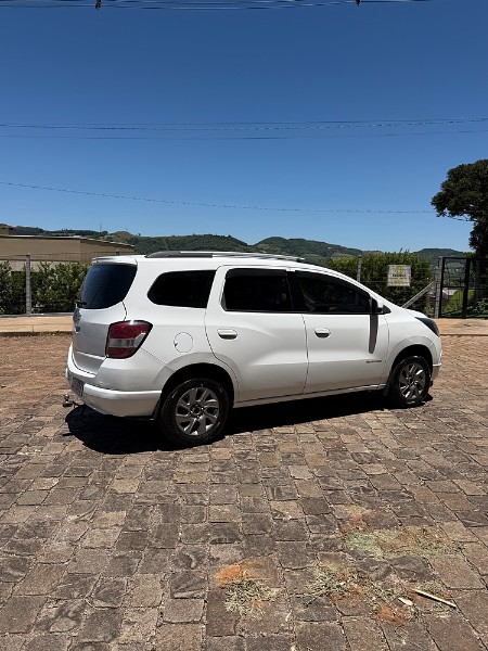 CHEVROLET SPIN 1.8 ADVANTAGE 8V FLEX 4P AUTOMÁTICO 2018/2018 BOSCO AUTOMÓVEIS GUAPORÉ / Carros no Vale