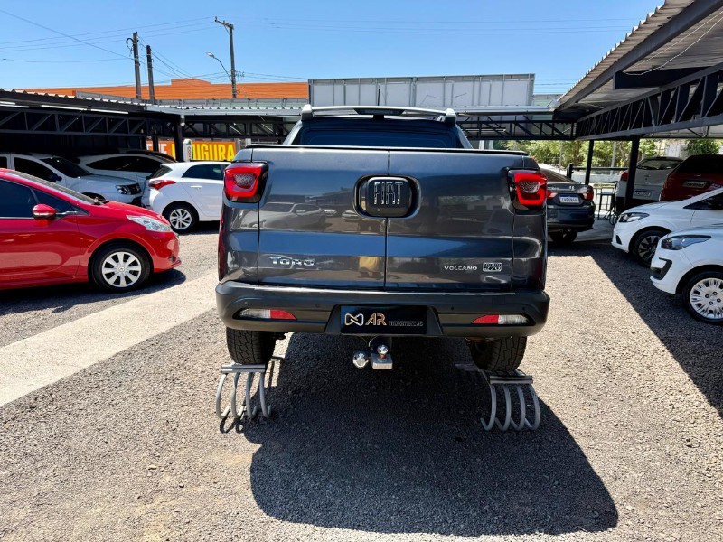 FIAT TORO 1.3 TURBO 270 VOLCANO AT6 /2023 AR MULTIMARCAS VENÂNCIO AIRES / Carros no Vale