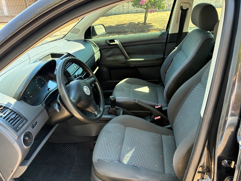 VOLKSWAGEN POLO HATCH 1.6 2003/2003 COMPLETO VEÍCULOS GUAPORÉ / Carros no Vale