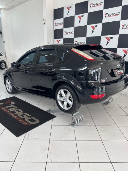 FORD FOCUS 1.6 HATCH FLEX 2012/2012 TIAGO AUTOMÓVEIS VENÂNCIO AIRES / Carros no Vale