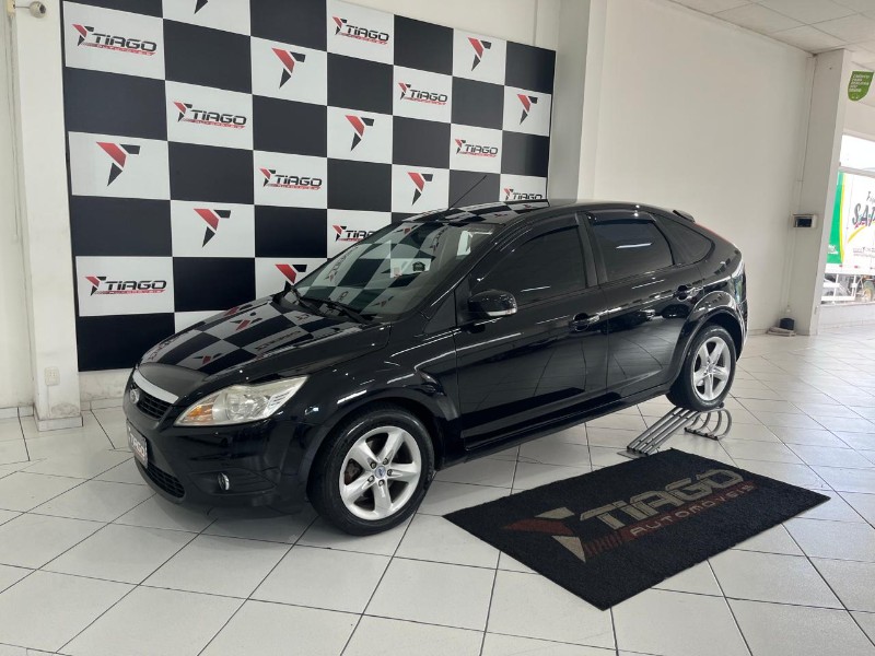 FORD FOCUS 1.6 HATCH FLEX 2012/2012 TIAGO AUTOMÓVEIS VENÂNCIO AIRES / Carros no Vale
