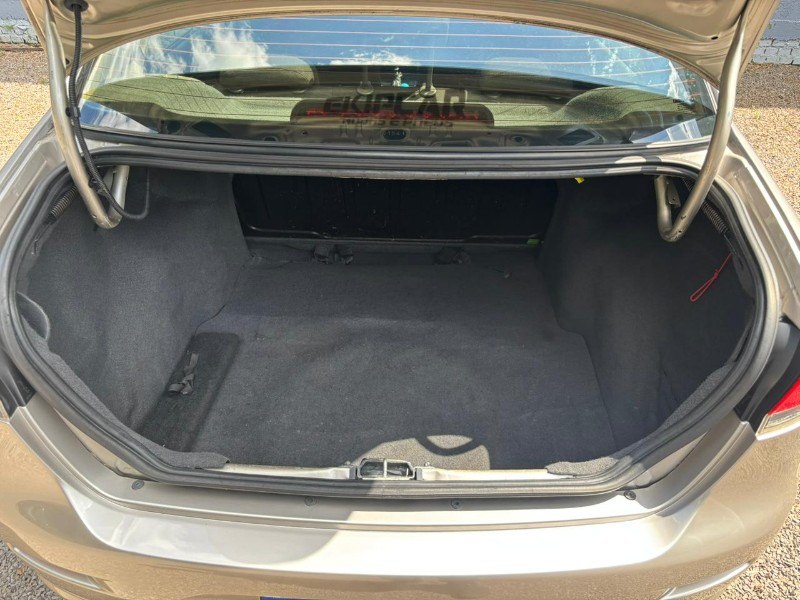 FIAT SIENA EL CELEB 1.4 /2012 RT 811 VEÍCULOS ARROIO DO MEIO / Carros no Vale