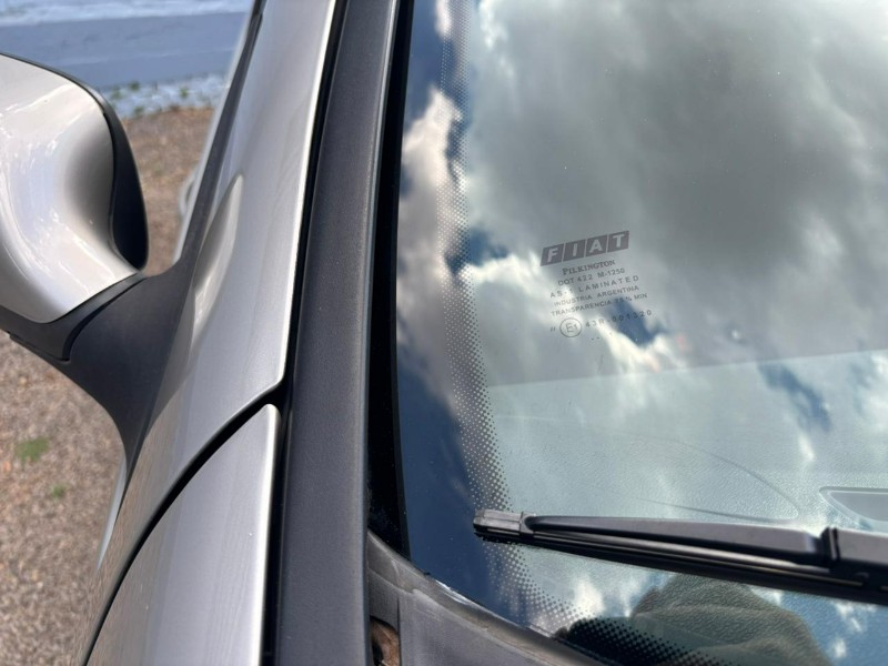 FIAT SIENA EL CELEB 1.4 /2012 RT 811 VEÍCULOS ARROIO DO MEIO / Carros no Vale