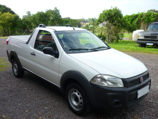 FIAT STRADA 1.4 MPI WORKING CS 8V CELEBRATION 2016/2016 PREMIUM AUTOMÓVEIS ARROIO DO MEIO / Carros no Vale