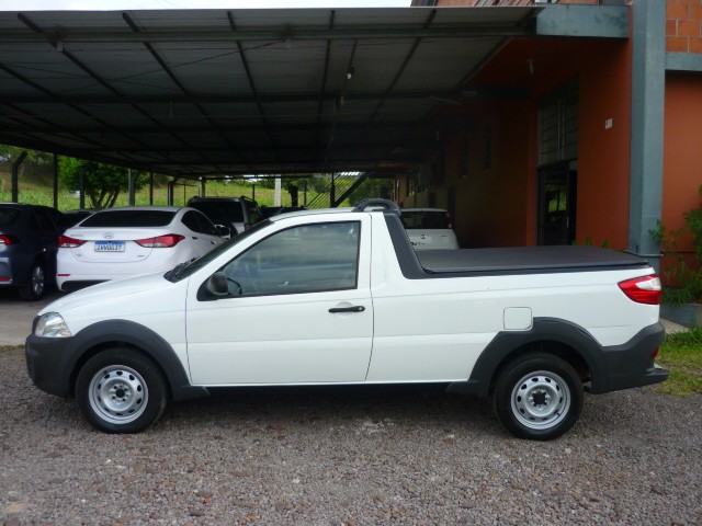 FIAT STRADA 1.4 MPI WORKING CS 8V CELEBRATION 2016/2016 PREMIUM AUTOMÓVEIS ARROIO DO MEIO / Carros no Vale