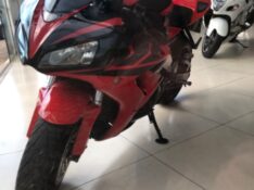 HONDA MOTOS CBR 1000 RR FIRE BLADE 2006/2006 JASER MOTOS LAJEADO / Carros no Vale