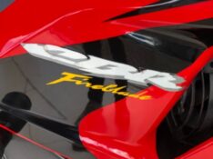 HONDA MOTOS CBR 1000 RR FIRE BLADE 2006/2006 JASER MOTOS LAJEADO / Carros no Vale