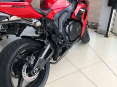 HONDA MOTOS CBR 1000 RR FIRE BLADE 2006/2006 JASER MOTOS LAJEADO / Carros no Vale