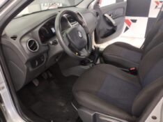 RENAULT SANDERO 1.6 EXPRESSION 8V 2016/2016 TIAGO AUTOMÓVEIS VENÂNCIO AIRES / Carros no Vale
