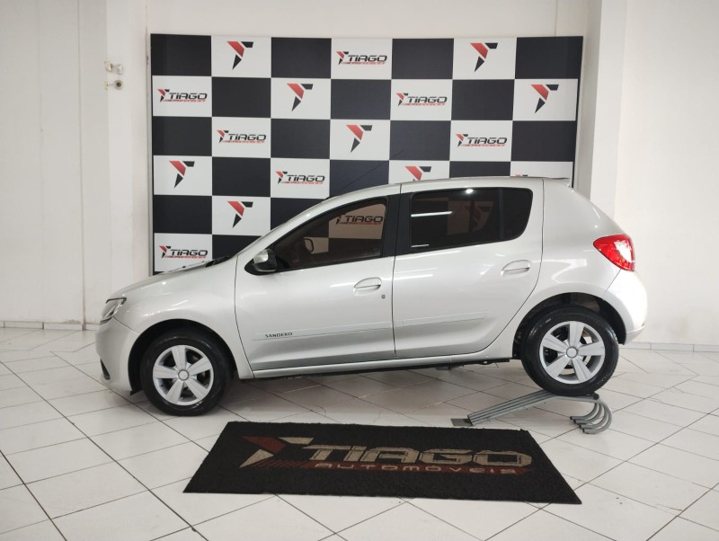 RENAULT SANDERO 1.6 EXPRESSION 8V 2016/2016 TIAGO AUTOMÓVEIS VENÂNCIO AIRES / Carros no Vale