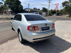 VOLKSWAGEN JETTA 2.5 20V 150/170CV TIPTRONIC 2009/2009 LS MULTIMARCAS VENÂNCIO AIRES / Carros no Vale