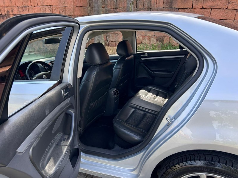 VOLKSWAGEN JETTA 2.5 20V 150/170CV TIPTRONIC 2009/2009 LS MULTIMARCAS VENÂNCIO AIRES / Carros no Vale