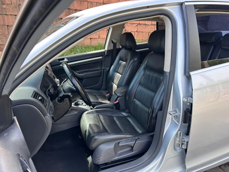 VOLKSWAGEN JETTA 2.5 20V 150/170CV TIPTRONIC 2009/2009 LS MULTIMARCAS VENÂNCIO AIRES / Carros no Vale