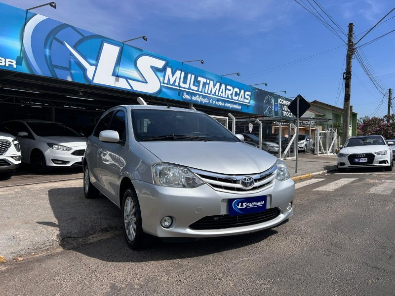 TOYOTA ETIOS 1.5 XLS 16V FLEX 4P MANUAL 2013/2013 LS MULTIMARCAS VENÂNCIO AIRES / Carros no Vale